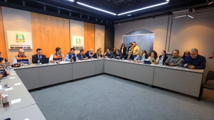 Encontro tratou de temas como o reparo a danos habitacionais e o restabelecimento econômico das localidades mais atingidas -Foto: Gustavo Mansur/Secom