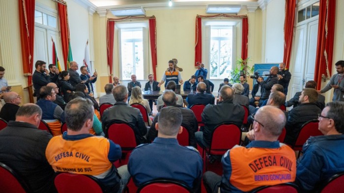 Leite ressaltou que governo do Estado não medirá esforços para auxiliar prefeituras -Foto: Maurício Tonetto/Secom