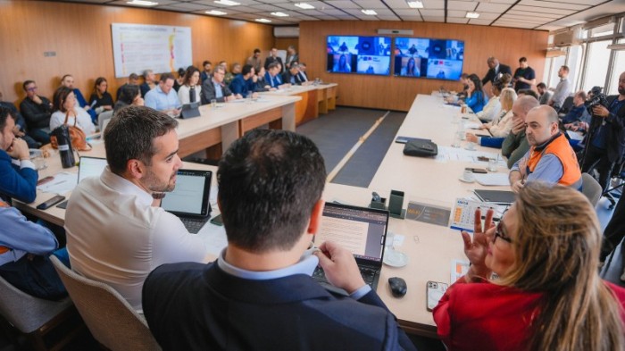 Leite se reuniu com o secretariado a fim de buscar novas soluções para os problemas decorrentes do evento climático -Foto: Joel Vargas/Ascom GVG