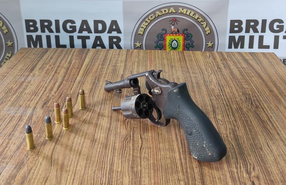 Homem é preso por porte ilegal de arma de fogo, em Farroupilha