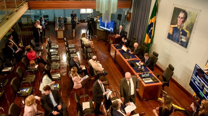 O programa vai oferecer bolsas em cursos de licenciatura nas áreas com maior déficit de professores, como matemática e português -Foto: Luiz Guerreiro/ALRS