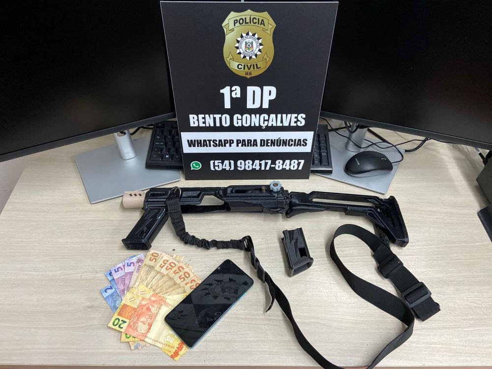 Ação da Polícia Civil prende homem com metralhadora em Bento Gonçalves
