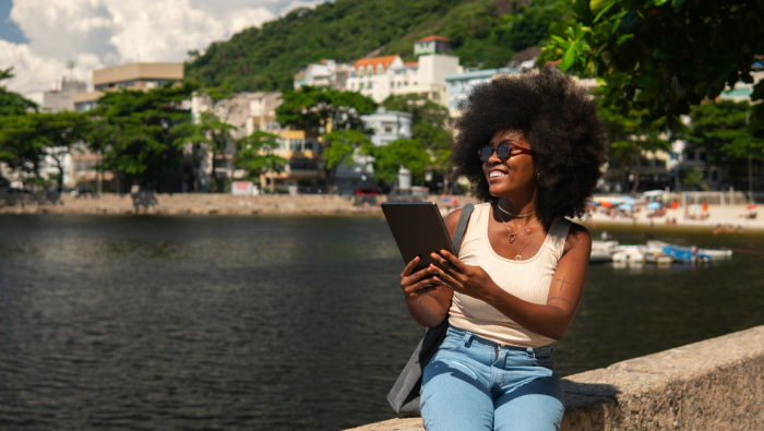 Confiabilidade dos serviços turísticos nas redes sociais. Crédito: Freepik.