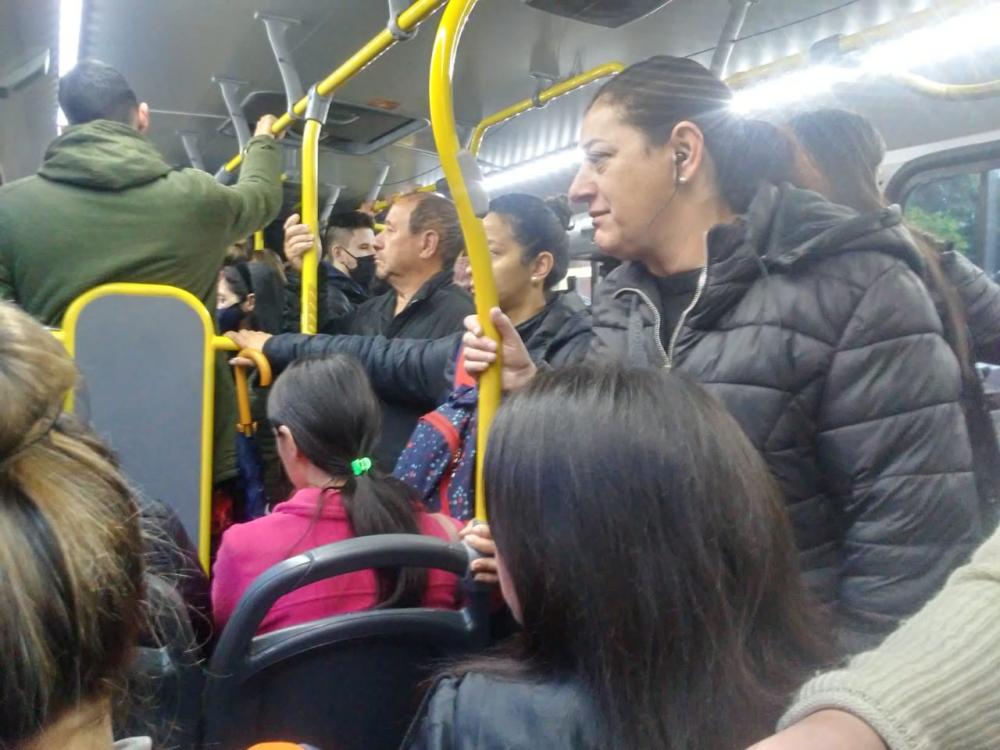 Entidades pedem mais horários de ônibus e também recuperação das paradas nas ruas da cidade - Foto: Divulgação