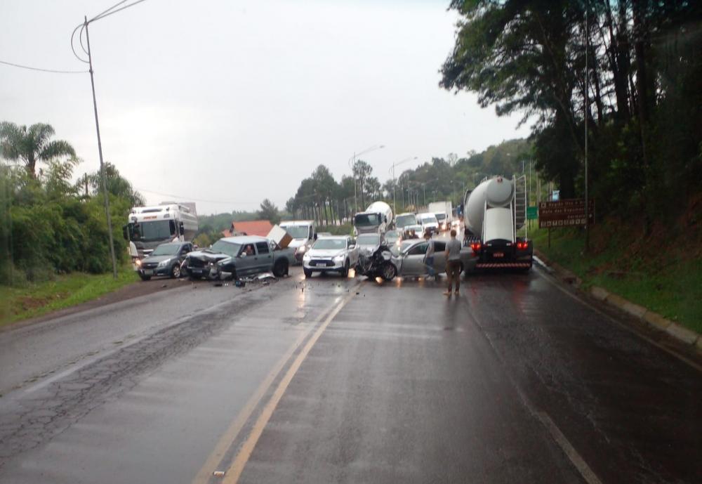 Acidente envolvendo quatro veículos é registro na BR 470, em Garibaldi