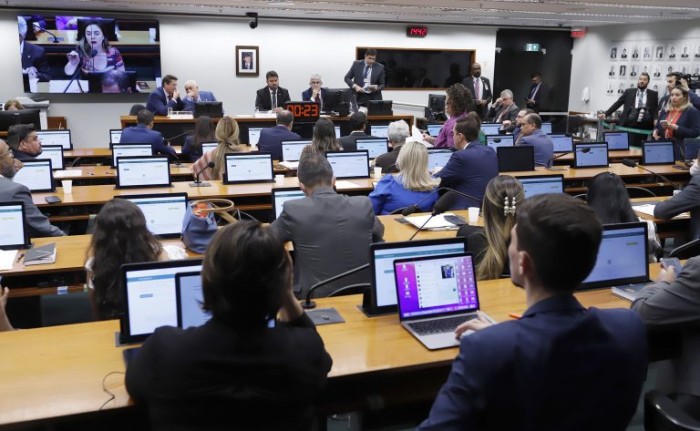 Pedido de vista adiou a votação da proposta na reunião da semana passada - (Foto: Gilmar Félix / Câmara dos Deputados)
