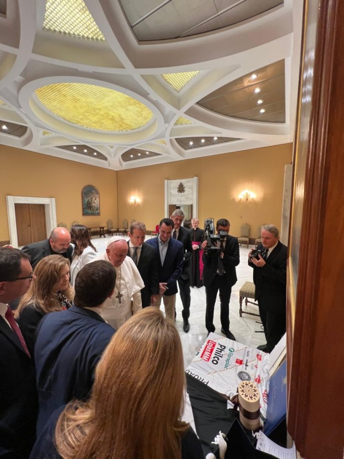 Comitiva da Comissão do Idoso com o Papa Francisco no Vaticano - (Foto: Comissão do Idoso)