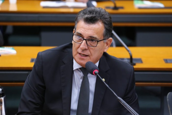 Texto aprovado é substitutivo do relator, Coronel Meira - (Foto: Vinicius Loures/Câmara dos Deputados)