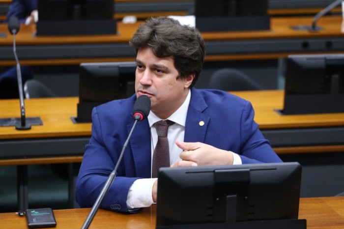 Lucas  Ramos: demanda por lítio deve se multiplicar por 40 em 20 anos - (Foto: Vinicius Loures/Câmara dos Deputados)