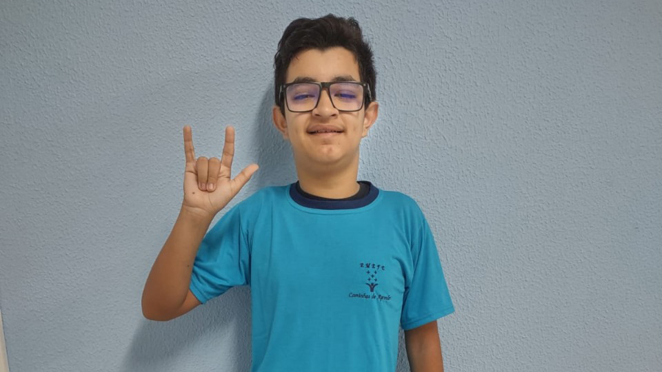 Pedro Henrique Mazurkevicz, aluno da escola Caminhos do Aprender, localizada no bairro Planalto, garantiu o 2º Lugar na prova nacional. Crédito: Divulgação
