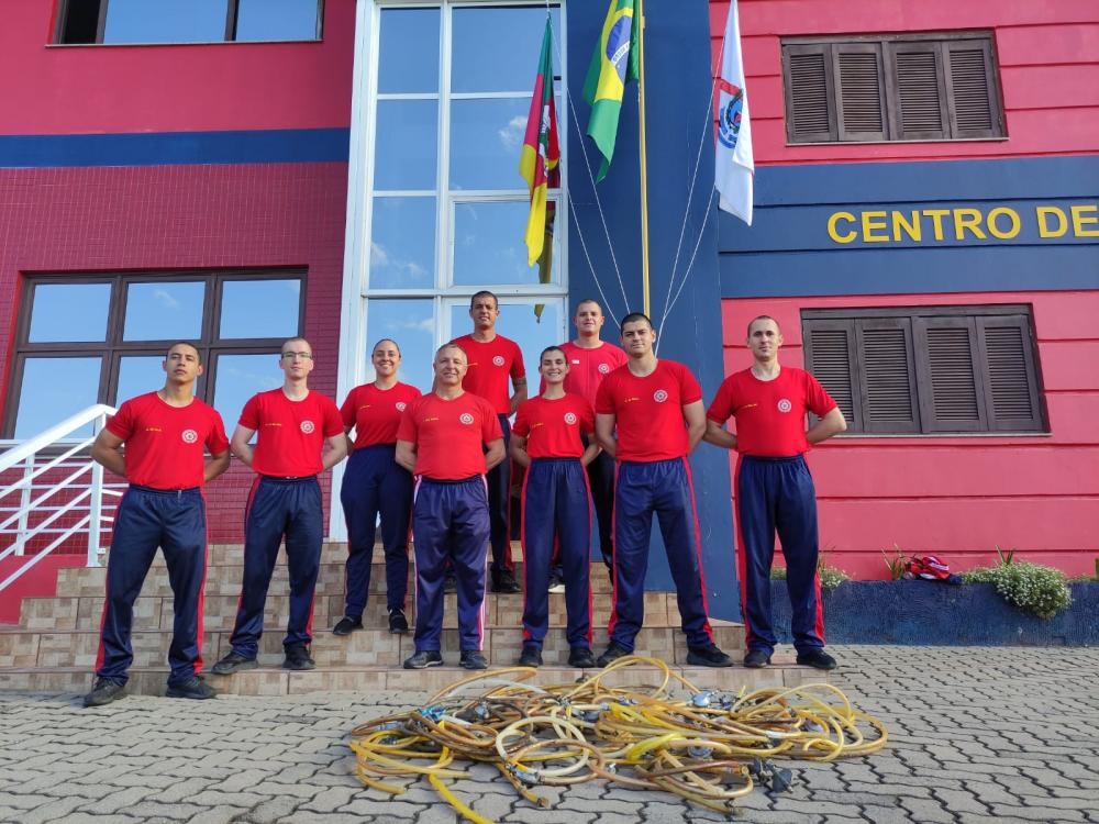 Bombeiros fazem a troca de 50 kits de gás em Bento Gonçalves