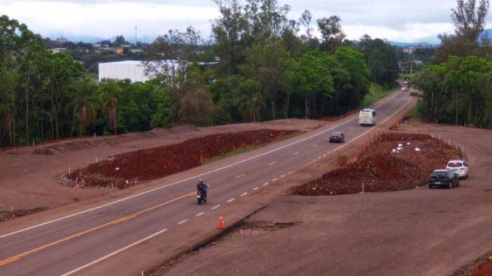 Entre os serviços da semana, está a construção de rotatória no km 29 da RSC-453, em Lajeado -Foto: Raphael Nunes/EGR