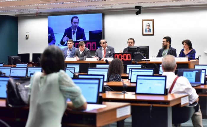 Tema foi debatido em audiência pública da Comissão de Educação da Câmara - (Foto: Zeca Ribeiro/Câmara dos Deputados)