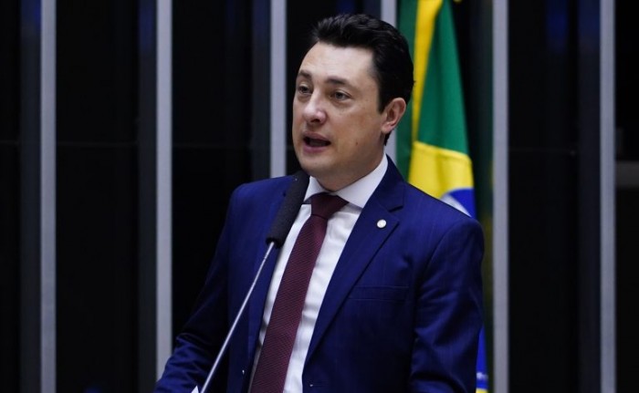 Gambale lembrou caso de rodovia fechada por mais de oito horas devido a acidente - (Foto: Pablo Valadares/Câmara dos Deputados)