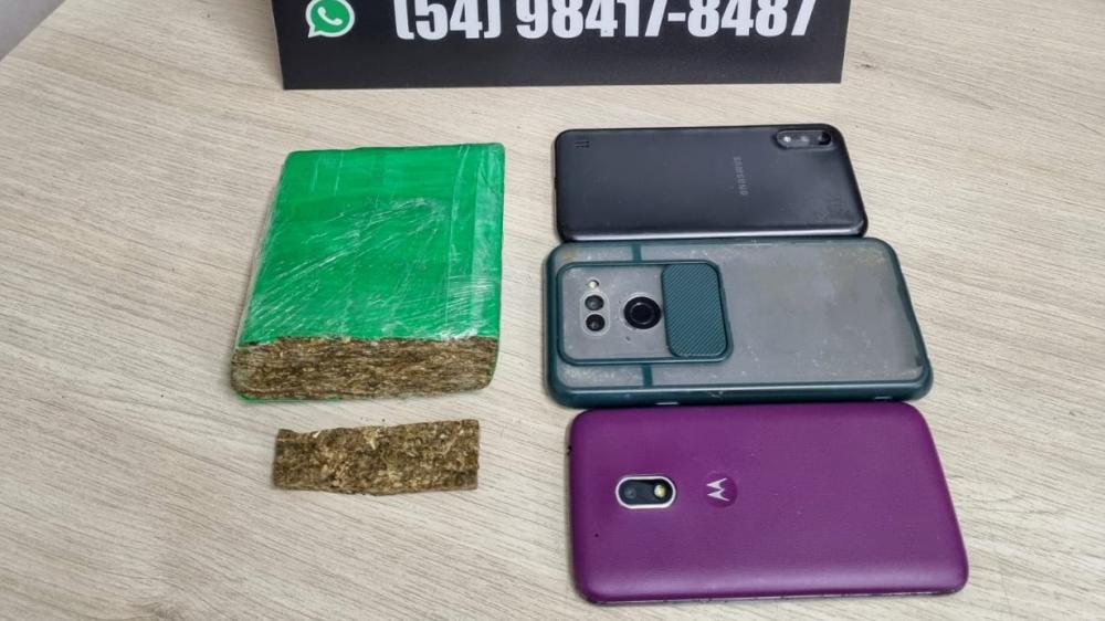 Polícia Civil apreende drogas e celulares em residência do bairro Cembranel