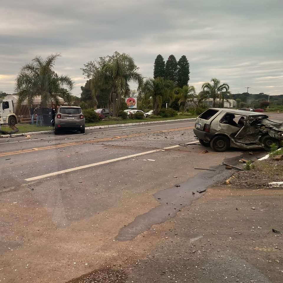 Colisão entre três veículos deixa três pessoas feridas em Nova Prata