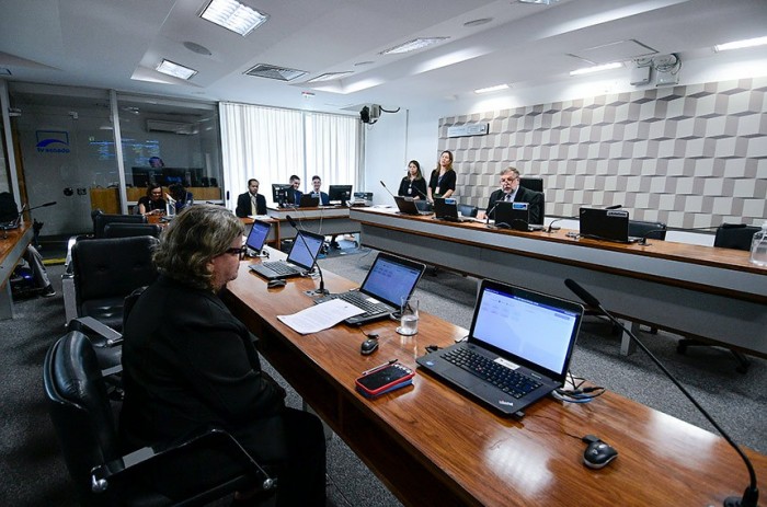 Teresa Leitão (esq), relatora: com sua mistura única de ritmos, histórias e melodias, o forró conquistou corações no Brasil e mundo afora - Foto: Pedro França/Agência Senado