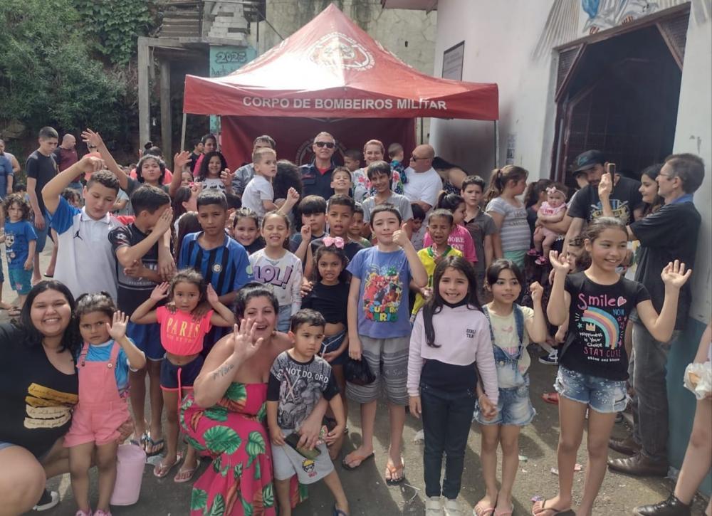 Festa das Crianças no bairro Eucaliptos reúne mais de 400 pessoas