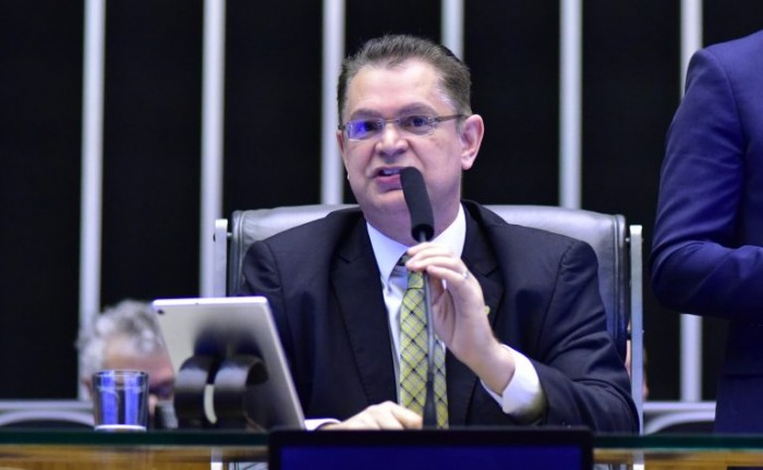 Deputado Sóstenes Cavalcante presidiu a sessão do Plenário - (Foto: Zeca Ribeiro/Câmara dos Deputados)