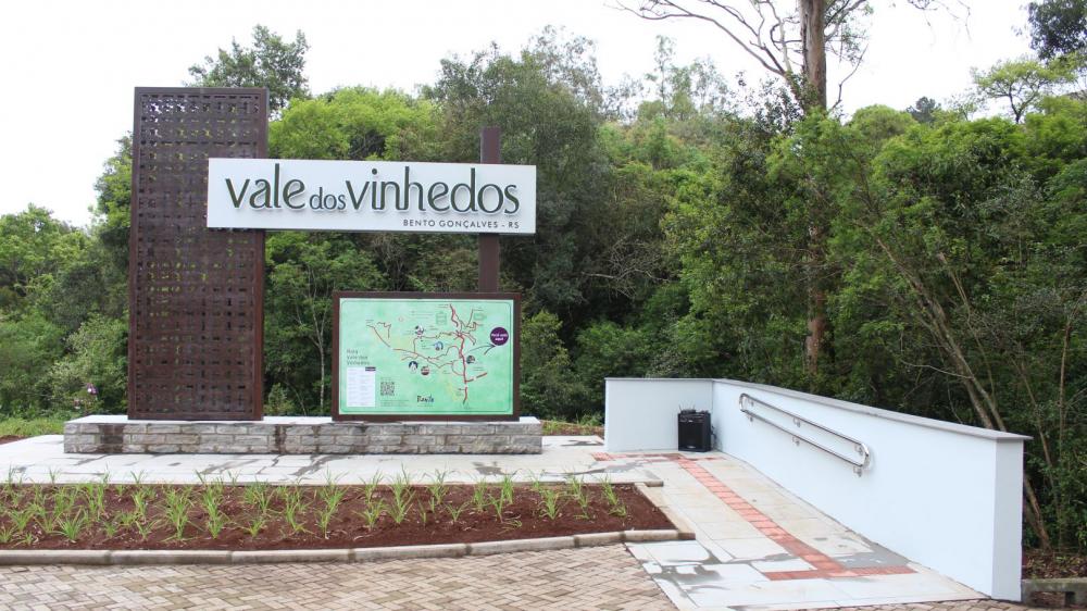 O totem está localizado na estrada que dá acesso a região, no km 13 da RS-444. Crédito: Rodrigo De Marco / Assessoria de Comunicação Social da Prefeitura