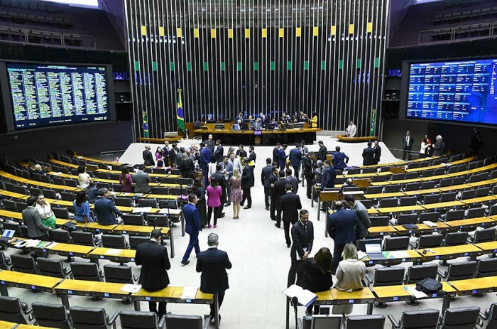 Senadores e deputados em sessão conjunta no Plenário da Câmara, no início de outubro - Foto: Roque de Sá/Agência Senado