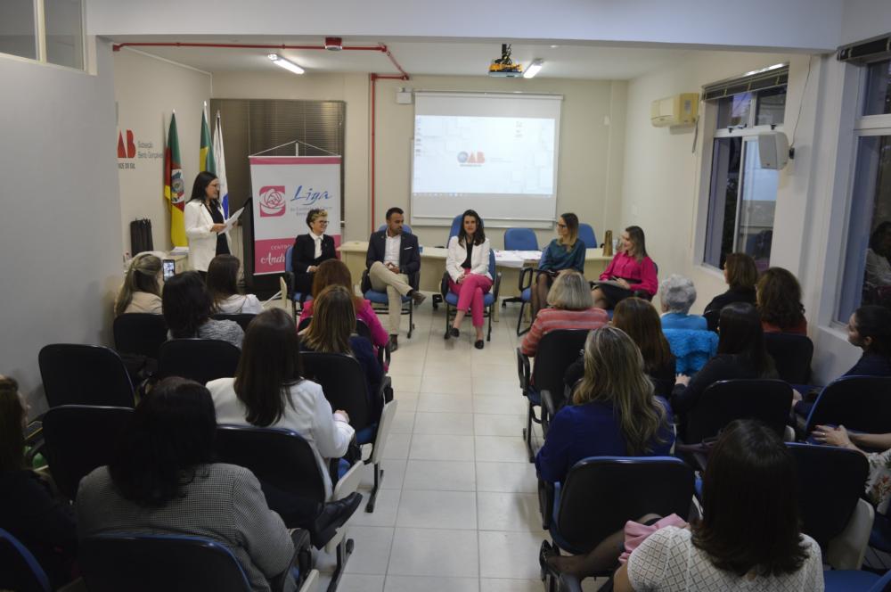 Conversa sobre a prevenção do câncer de mama na OAB Bento Gonçalves. Crédito Alessandro Manzoni/Exata Comunicação