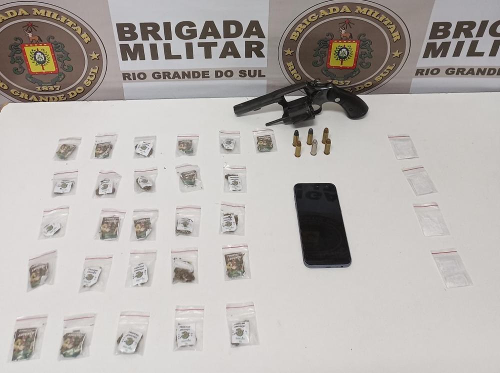 Adolescente é apreendido por tráfico e porte ilegal de arma de fogo em Farroupilha