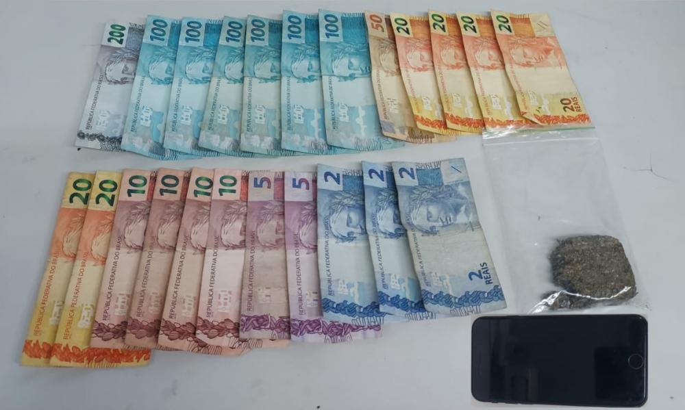 Homem é preso por tráfico de drogas no bairro Planalto, em Bento Gonçalves