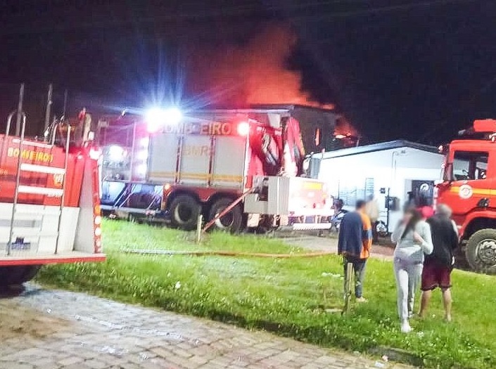 Homem é detido após atear fogo na casa do próprio pai, em Vacaria