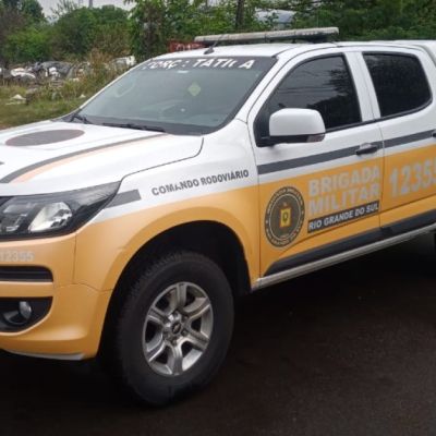 Três veículos se envolvem em engavetamento em Carlos Barbosa