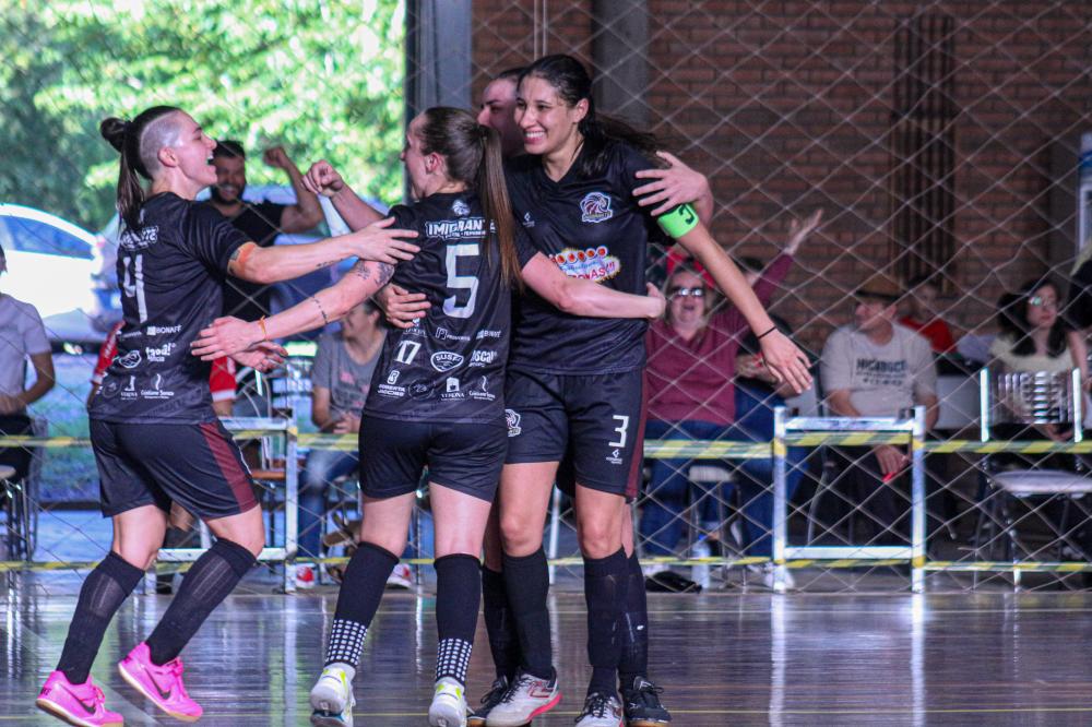 Time de vôlei feminino comandou a década de ouro da Sogipa