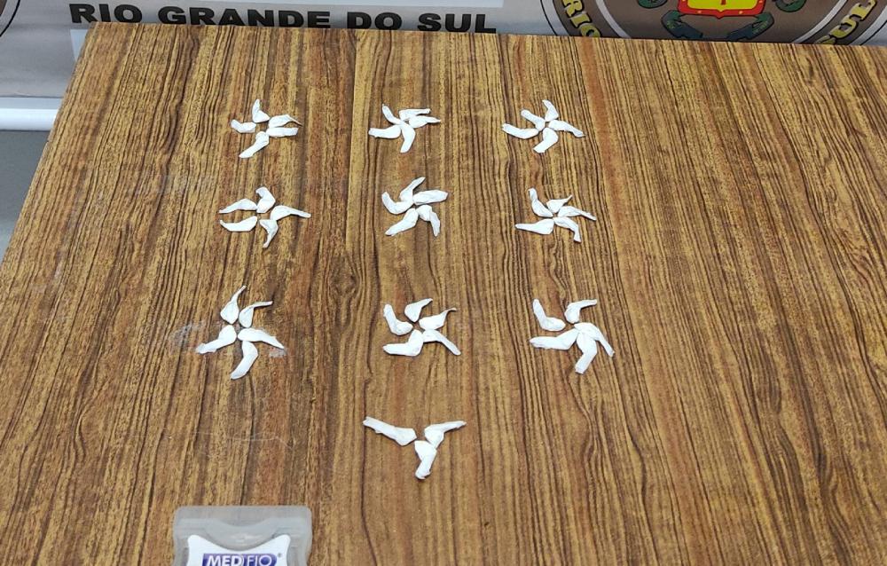 Homem é preso após ser flagrado vendendo cocaína no bairro São José, em Farroupilha