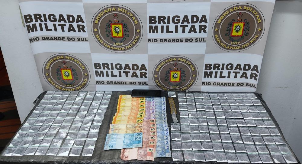 Homem com ampla ficha criminal é preso por tráfico de drogas, em Farroupilha