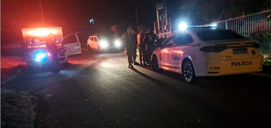 Homem é morto e mulher fica ferida em Caxias do Sul