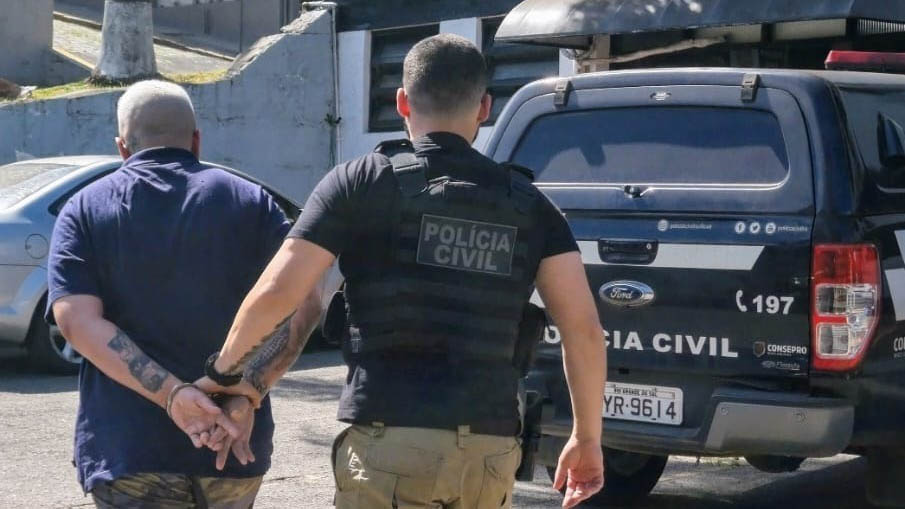 Homem é preso por suspeita de comandar esquema de tele-entrega de drogas em Bento