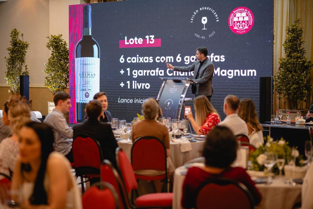 Leilão da Associação Brasileira de Sommeliers/RS arrecada R$ 40 mil 