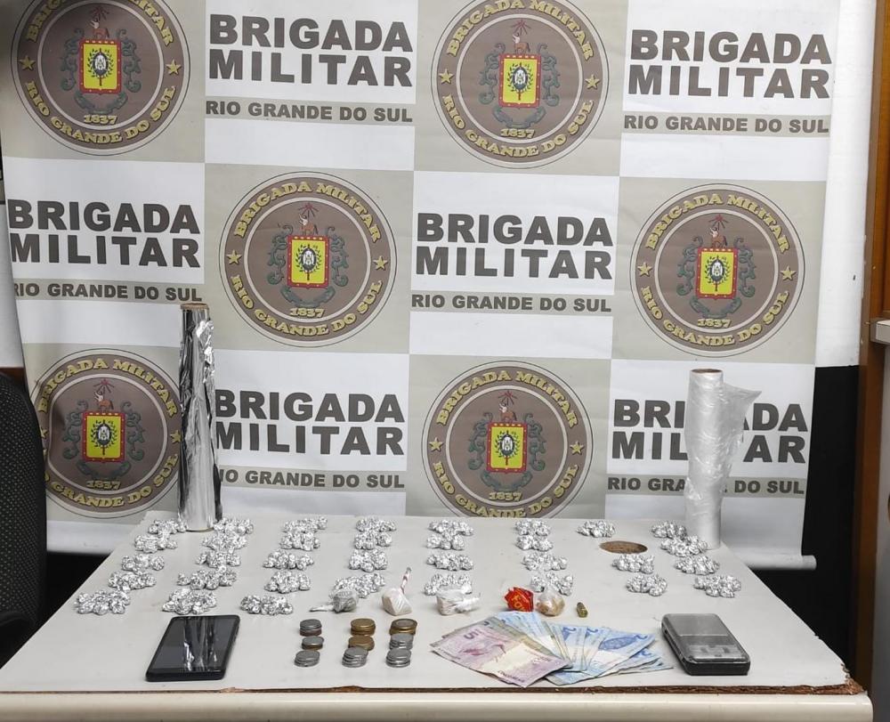 Homem é preso com mais de 300 pedras de crack em Bento Gonçalves