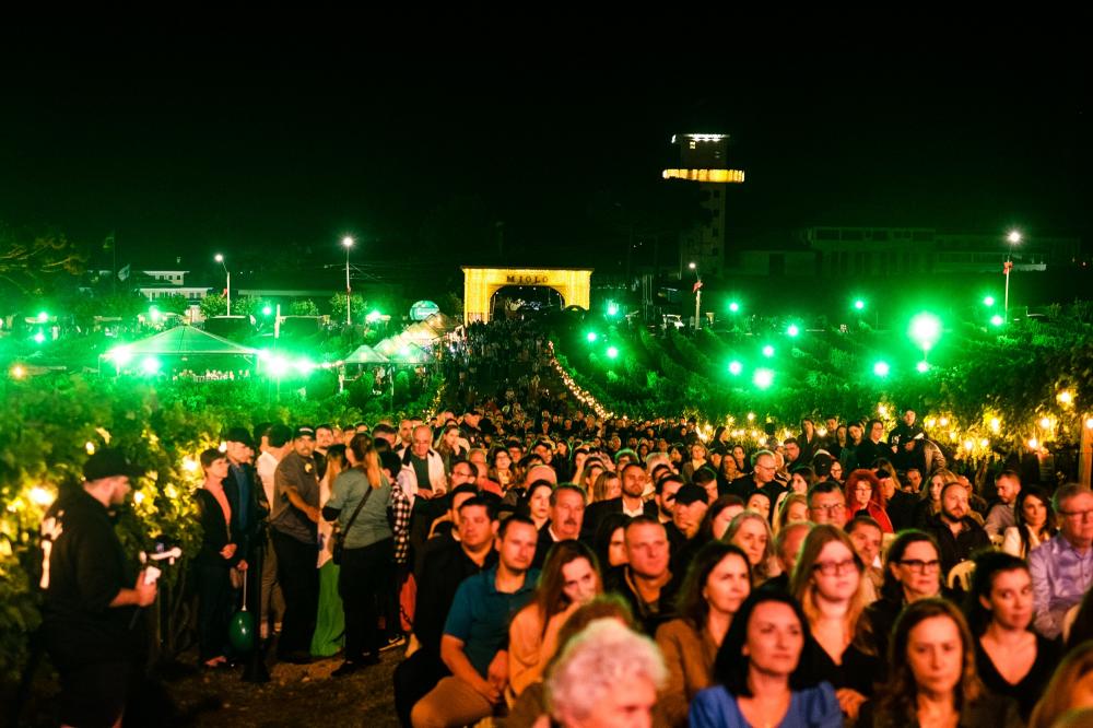 Mais de 5 mil pessoas participaram da primeira noite do Natal nos Vinhedos - Foto: Natana Fontes/Divulgação