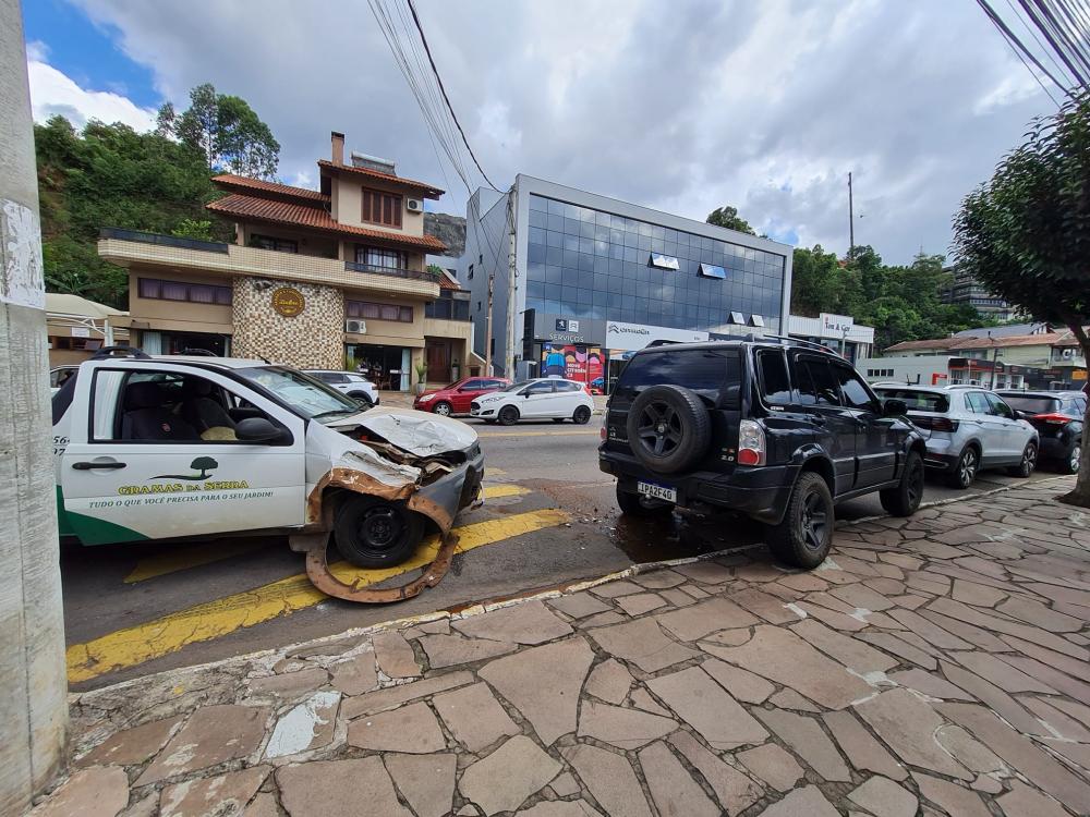 Acidente de trânsito com danos materiais é registrado no Licorsul, em Bento