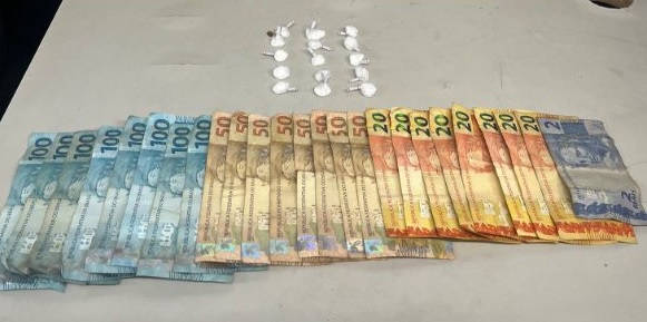 Indivíduo é preso por tráfico de drogas no bairro Juventude da Enologia, em Bento