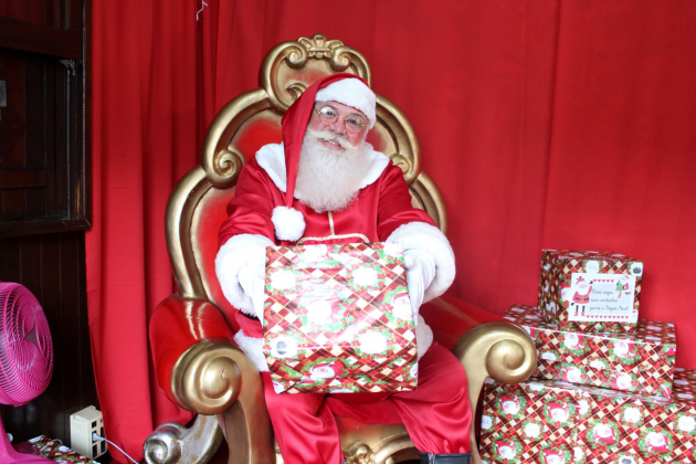 Papai Noel ainda está recebendo visitas no Centro de Bento Gonçalves