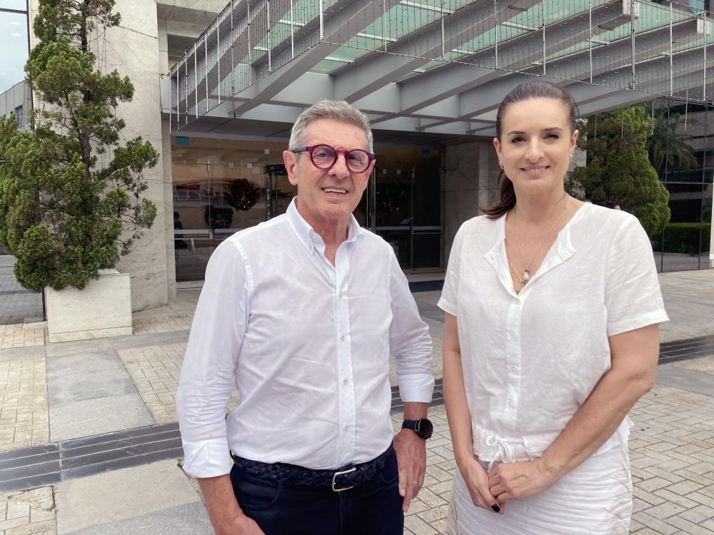 Presidente do COMITES-RS, Cristina Mioranza, e empresário Sérgio D’Agostin, padrinho da entidade, no prédio que abriga a nova sede do comitê - Foto: Barbara Salvatti/Exata Comunicação