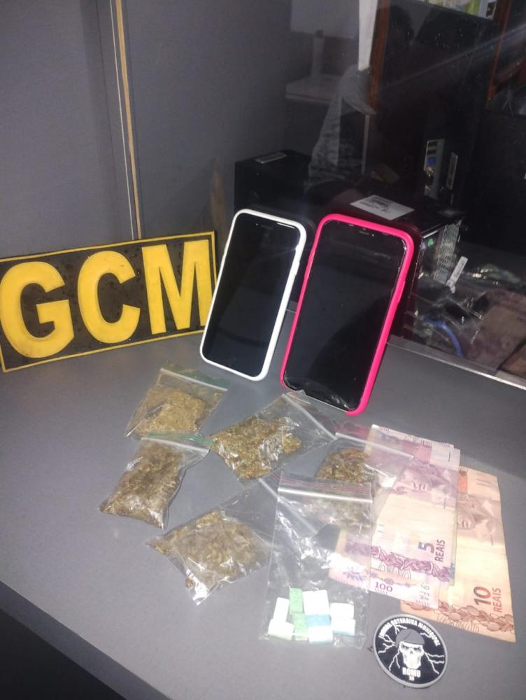 Casal é preso por tráfico de drogas no bairro Progresso