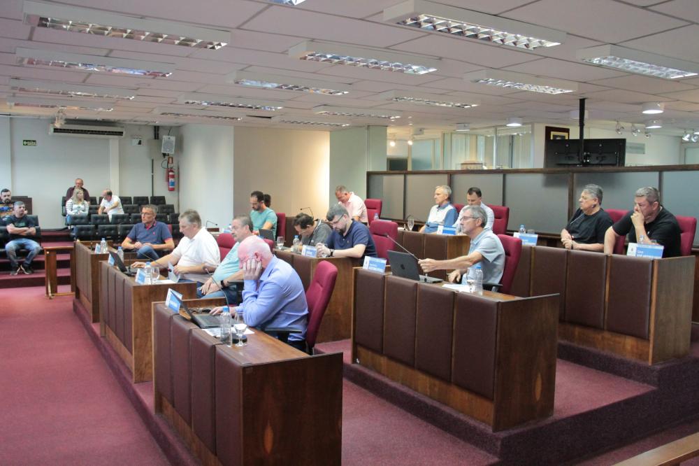 Ala governista sofre derrota em votação do orçamento de 2024