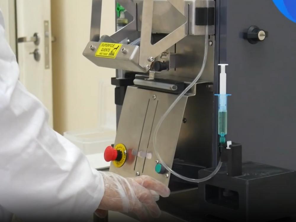 O prêmio em disputa, a máquina dosadora de líquidos iB-Fill, representa uma evolução tecnológica na área da saúde. 