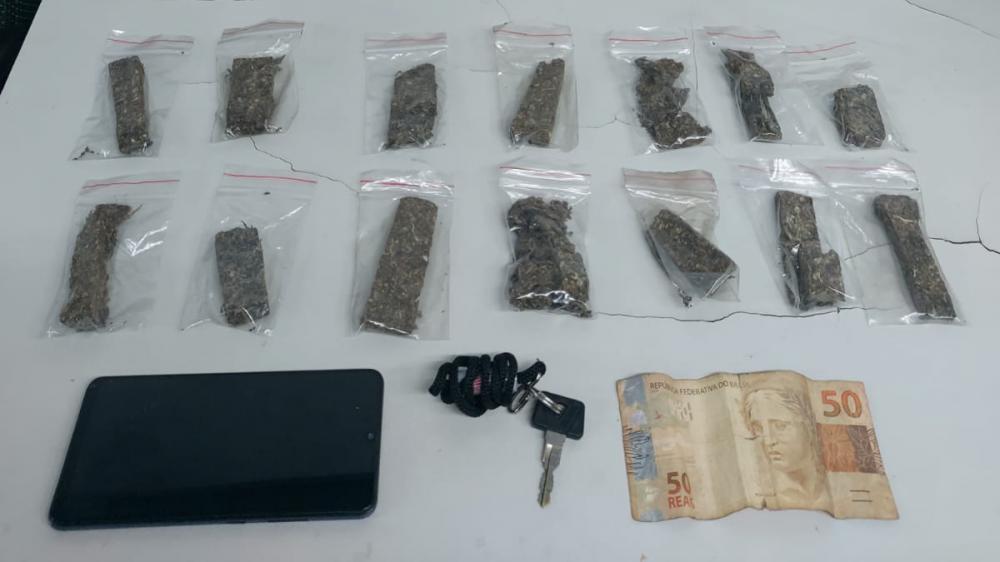 Motociclista é preso transportando drogas em Bento Gonçalves
