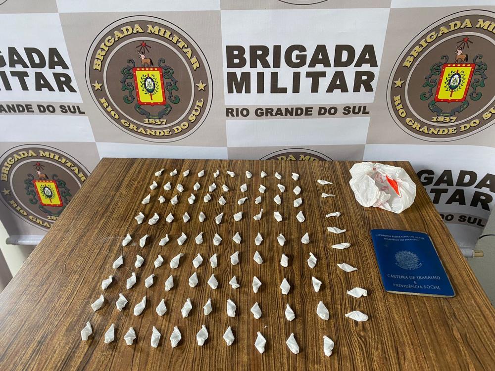Brigada Militar apreende cocaína embalada após perseguição policial, em Farroupilha