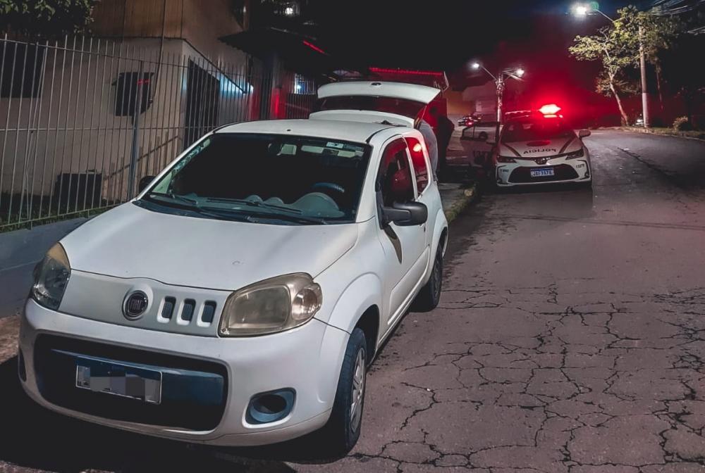 Policiais da BM prendem homem com carro usado em duplo homicídio