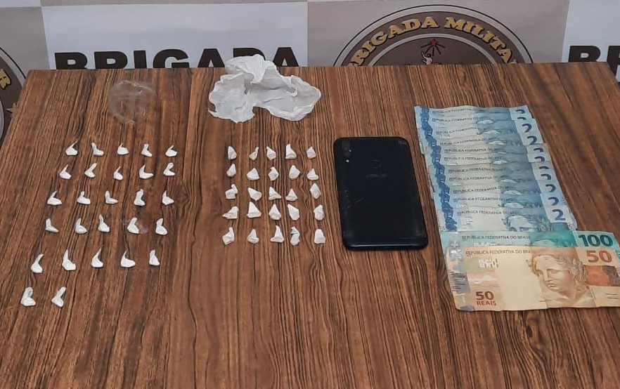 Homem é preso por tráfico de drogas no bairro São José, em Farroupilha