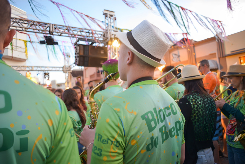 Carnaval Retrô traz alegria e diversão para o Centro Histórico de Garibaldi